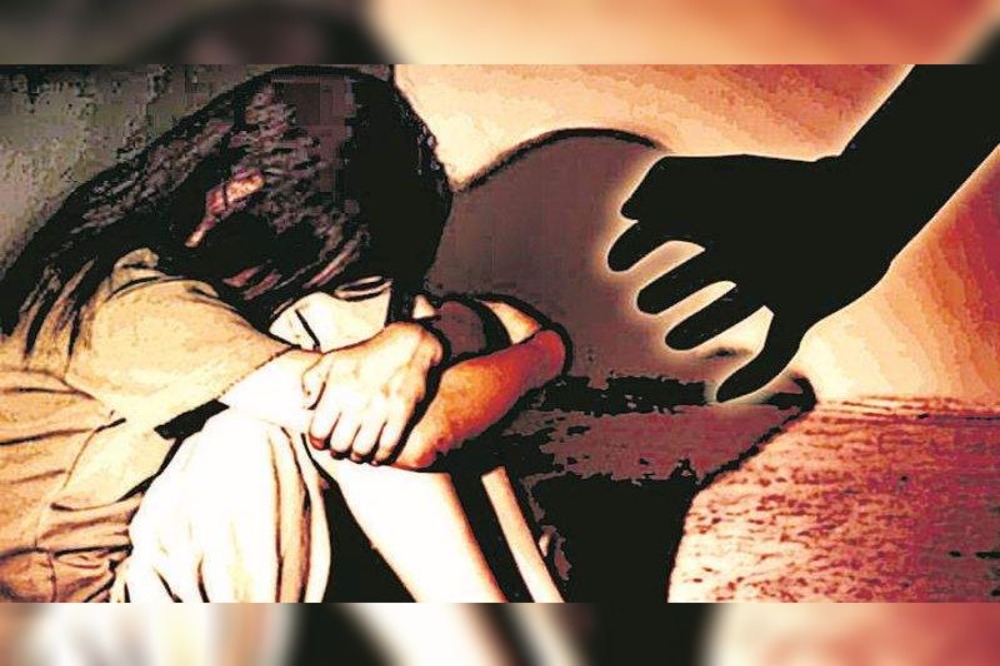 वाढदिवसाचं आमिष... अन् पंधरा दिवसांची कैद – सोलापुरात महिलेवर अत्याचार 